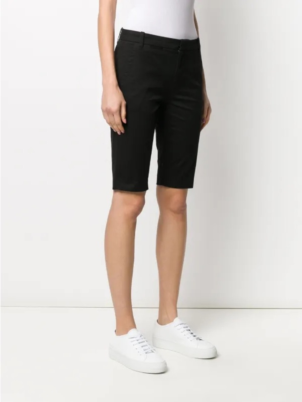VINCE Black Knee-Length Chino Shorts Sz 4 Modern Minimalist - Picture 2 of 12